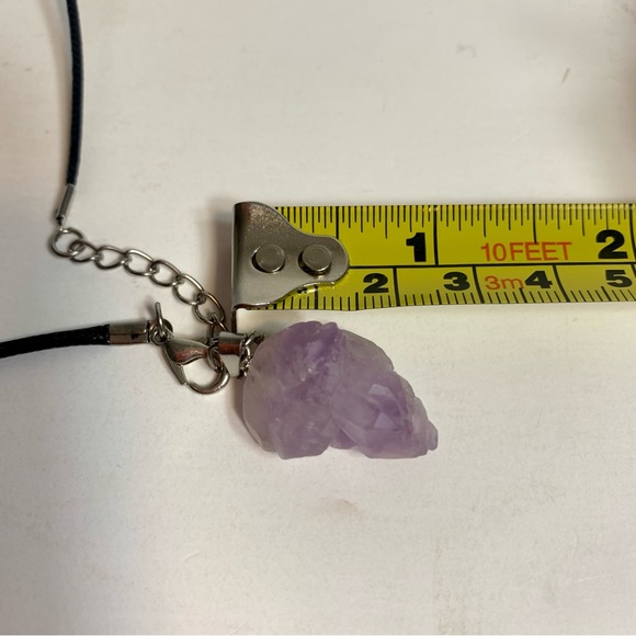 Collection of crystals including one necklace. - Picture 9 of 9